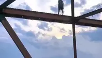 Viral, Remaja Terjun dari Jembatan Setinggi 50 Meter di Labuhanbatu