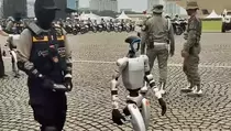 Fakta Menarik Robot Polisi yang Dipamerkan pada HUT Bhayangkara