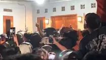 Pacar Ojol Dianiaya, Ratusan Driver Serbu Rumah Pelanggan