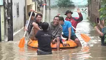 Kali Bekasi Meluap, Banjir 1,5 Meter Rendam Margahayu Bekasi