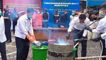 Modus Baru, Sabu-sabu Cair 9,5 Kg Diselundupkan dalam Tisu Basah