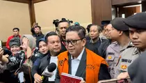 Balas Tuntutan 7 Tahun Penjara Jaksa, Hasto Bacakan Pledoi 108 Halaman