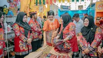 HUT ke-45 Dekranas di Balikpapan, Stan Sumut Pamerkan Tas, Songket, Baju Motif Khas Daerah