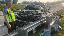 Ngeri! Kecelakaan Pajero vs Truk di Tol Batang-Semarang, 3 Orang Tewas