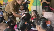 Dukung Program MBG, Kades Socorejo Bagikan Susu Gratis untuk Anak TK