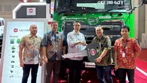 Kirim 9 Quester Baru, UD Trucks Pacu Peremajaan Armada Logistik SMTK