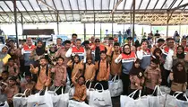 Sebar Energi di Hari Anak Nasional, Pertamina Bagikan Bantuan Paket Seragam Sekolah di Balikpapan