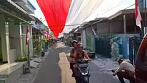 Semangat Sambut Hut Ke-80 RI, Warga Kediri Pasang Bendera 480 Meter