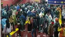 Kondisi Kacau, Stasiun Manggarai Sesak oleh Penumpang yang Kebingungan