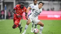 Persita Dibantai Persija, Carlos Pena Keluhkan Kualitas Rumput JIS