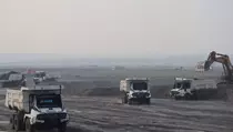 Kemenhub Soroti Truk Tambang Ilegal Asal China Beroperasi di RI