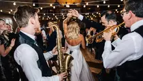 Pemerintah Terbitkan SE Wajib Bayar Royalti Lagu di Kafe hingga Hotel