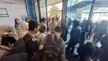KM Gili Iyang di Gresik Terbakar, 220 Penumpang Kapal Dapat Refund
