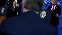 Pakar Ibaratkan Gestur Trump dan Putin seperti Reuni Sahabat Lama