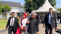 Menteri ESDM Bahlil Kenakan Baju Adat Solo pada HUT Ke-80 RI