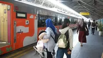 Libur Maulid, Ribuan Penumpang Serbu Stasiun Pasar Senen