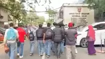 Polres Jakbar Sweeping Pelajar di Stasiun Palmerah
