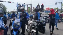 Ribuan Buruh Bertolak ke KP3B, Jalan Raya Serang Tangerang Macet