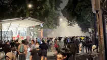 Situasi Terkini: Massa Ojol Bertahan di Depan Mako Brimob Kwitang
