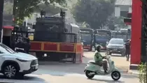 Polisi Bersenjata Lengkap Perketat Penjagaan Mako Brimob Kwitang