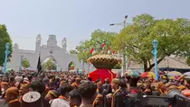 Acara Maulid Nabi di Keraton Solo, Warga Berebut Gunungan Grebeg Mulud