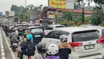 Arus Wisata Puncak Padat, Sistem Satu Arah Menuju Jakarta Diterapkan