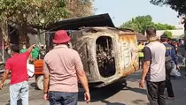 Ribuan Warga Gotong Royong Bersihkan Kantor Pemkab dan DPRD Kediri