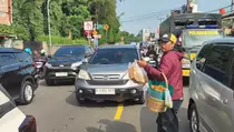 Libur Panjang, Jalur Puncak Macet Parah meski Satu Arah Diterapkan