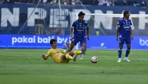 Super League: Persib vs Persebaya Berakhir Tanpa Gol pada Babak 1