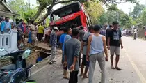 Polisi Lakukan Olah TKP Kecelakaan Maut Bus Pariwisata di Bromo