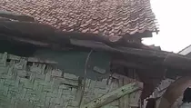 Nestapa Bah Amad, Buruh Tani Karawang Tinggal di Rumah Reyot