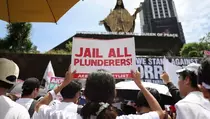 Demo Besar Filipina, Belasan Ribu Warga Turun ke Jalan