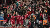 Isak Cetak Gol Debut, Liverpool Singkirkan Southampton 2-1
