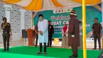 Main Judi, 2 Mahasiswa Aceh Dicambuk di Masjid Agung Pidie Jaya
