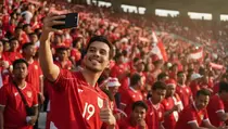 15 Prompt Gemini AI Foto dengan Jersei Timnas Indonesia di Stadion