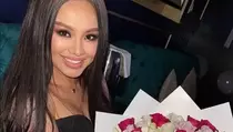 Bikin Fan Tercengang, Ibu Kiper Kairat Ternyata Superseksi