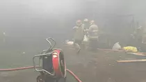 Kebakaran Hebat Hanguskan Pabrik Pigura di Cibinong