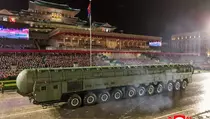 Kim Jong Un Pamerkan Rudal Nuklir Terkuat Korut Saat Parade Militer