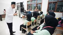Sambut Gus Ipul, Siswa Sekolah Rakyat Jombang Berpidato Bahasa Inggris