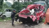 Mobil Travel Tabrak Truk di Tol Cipularang, 1 Penumpang Tewas