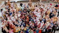 Kahiyang Ayu Ajak Anak-Anak Cintai Budaya lewat Batik