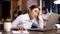 Tubuh Capek, Hati Kosong? Ini Tanda Anda Mengalami Burnout