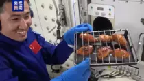 Astronaut China Catat Sejarah, Gelar Barbeku Pertama di Luar Angkasa