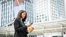 Kerja di Luar Negeri Minimal Lulusan Apa? Cek Ketentuannya di Sini!