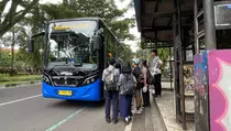 Hampir Semua Halte Penuh, Trans Jatim di Malang Banjir Penumpang