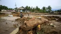 Arzeti Bilbina Prihatin Sumatera Dilanda Banjir dan Longsor