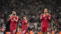 Van Dijk Beri Penghormatan bagi Slot setelah Dipecat Liverpool