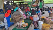 Keluh Kesah Pekerja Sampah, Terpapar Mikroplastik dan Rentan Tetanus