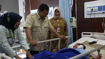 Prabowo Jenguk Guru dan Siswa Korban Insiden Mobil MBG
