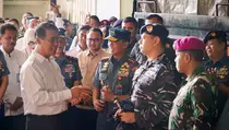 310 Marinir Dampingi Bantuan Kemanusiaan Kementan untuk Korban Bencana